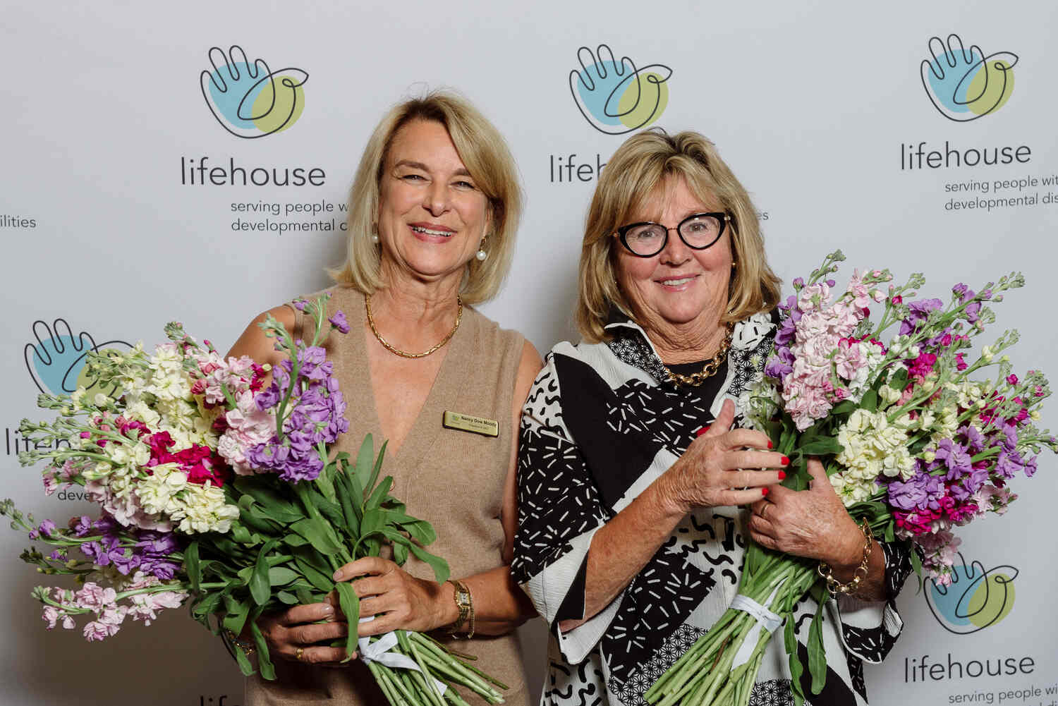 two women at lifehouse award banquet
