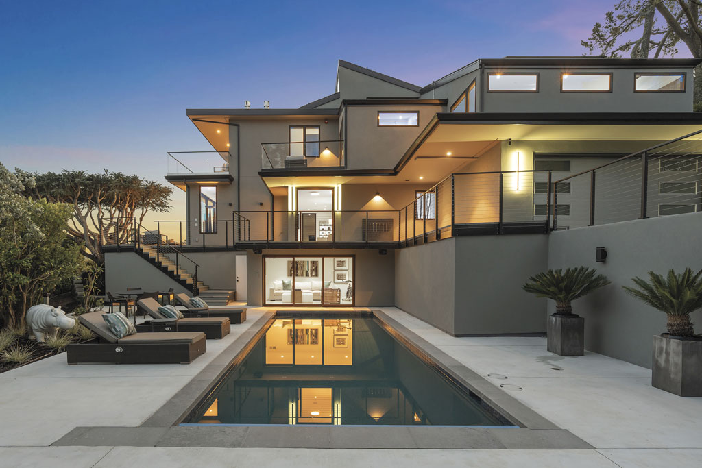 modern-home-wth-pool